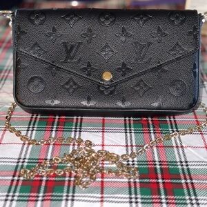 Knock off: Louis Vuitton Black Monogram Crossbody Bag with Gold Chain